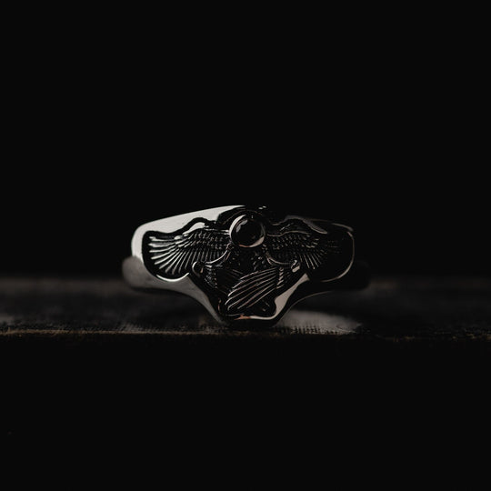 The Curved Messenger w/ Black Diamond