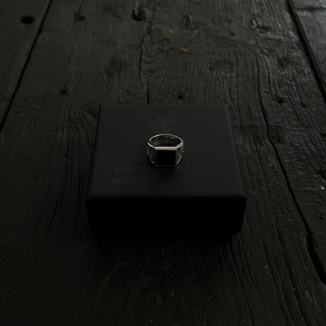 The Square & Onyx II