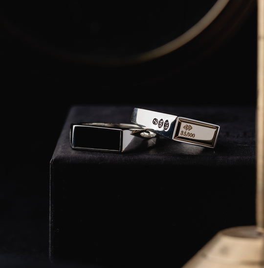 Slim Rectangle Onyx - Howlet