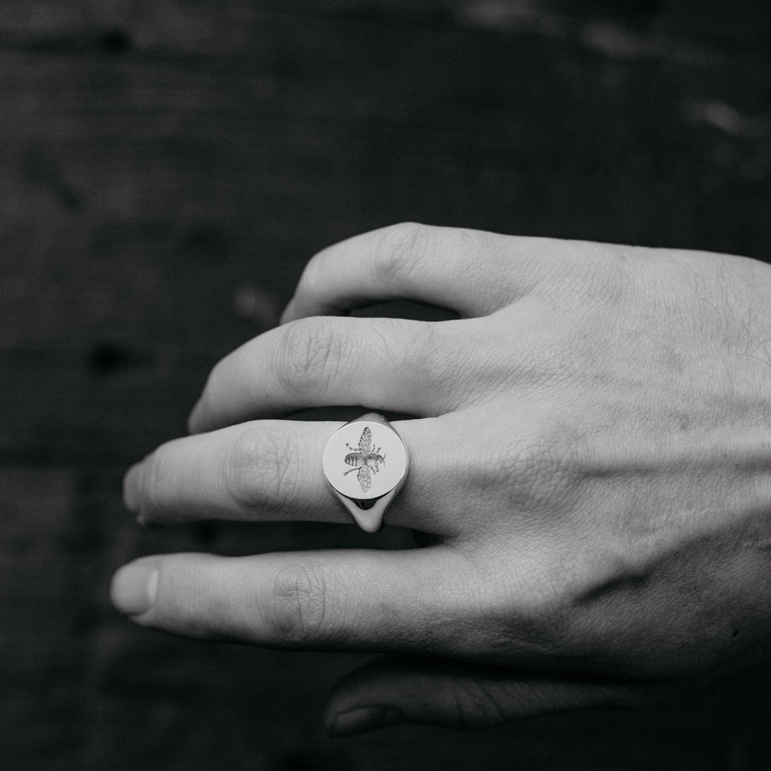 THE OVAL BEE SIGNET - Crooked Howlet Designs